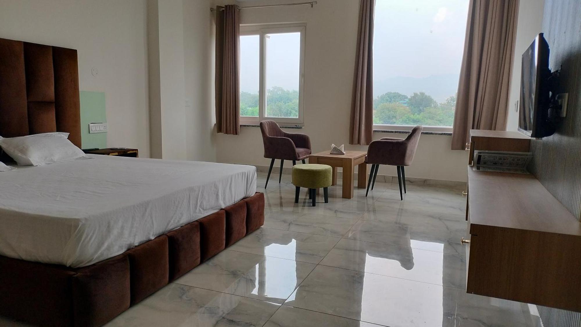 Govind Sagar View Hotel & Restaurant Bilaspur  Екстер'єр фото