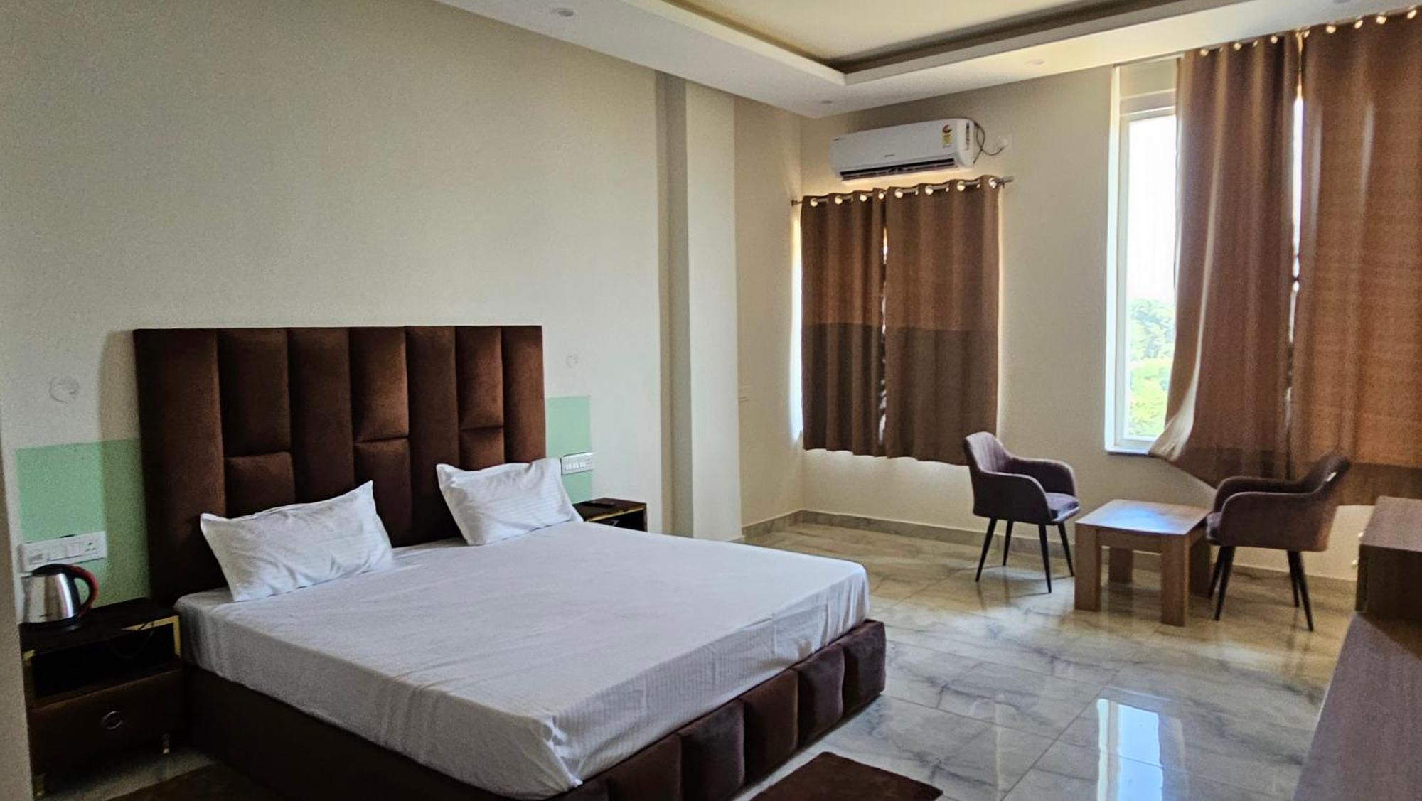 Govind Sagar View Hotel & Restaurant Bilaspur  Екстер'єр фото